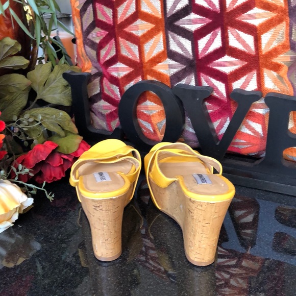 Steve Madden - Picture 3 of 6